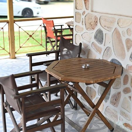 Guesthouse Agnandi Káto Loutrákion Екстериор снимка