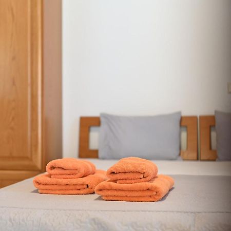 Guesthouse Agnandi Káto Loutrákion Екстериор снимка