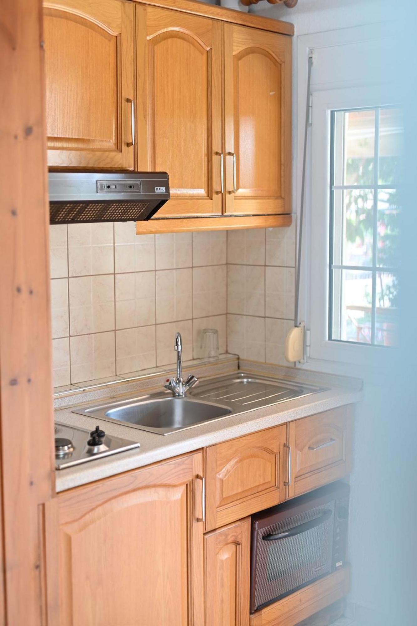 Guesthouse Agnandi Káto Loutrákion Екстериор снимка