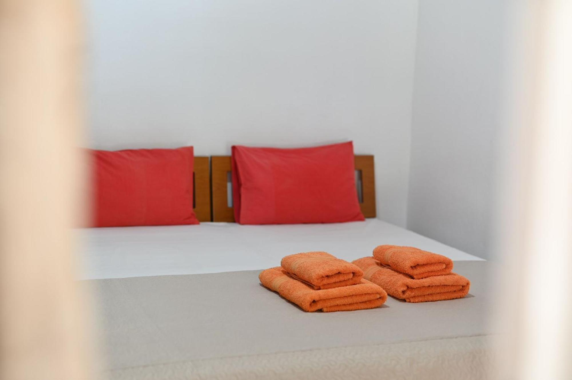 Guesthouse Agnandi Káto Loutrákion Екстериор снимка