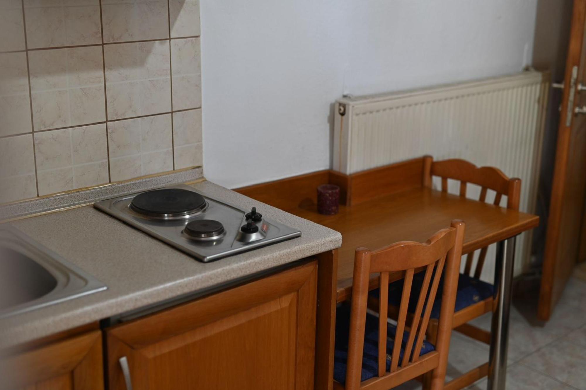 Guesthouse Agnandi Káto Loutrákion Екстериор снимка