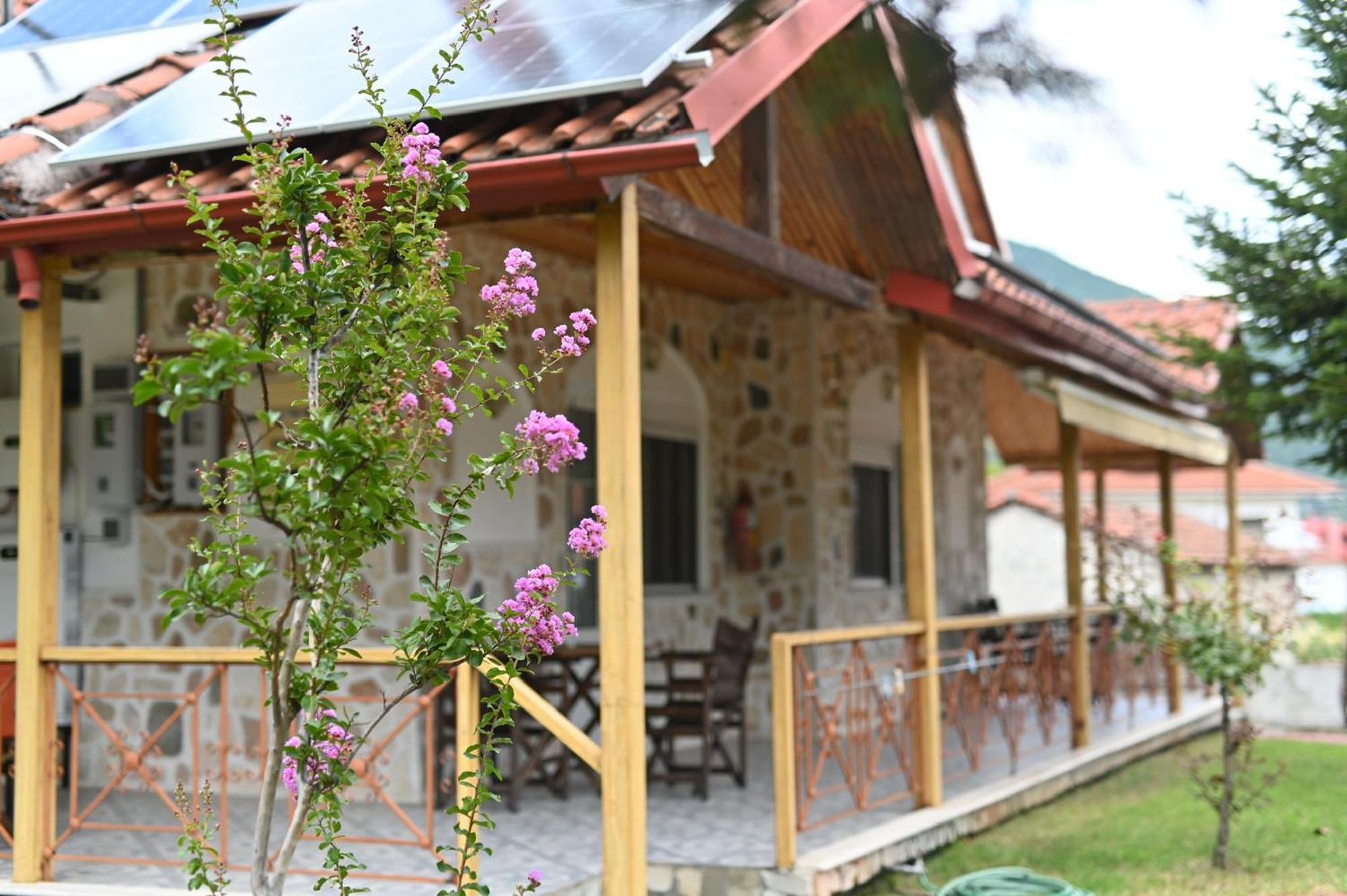 Guesthouse Agnandi Káto Loutrákion Екстериор снимка