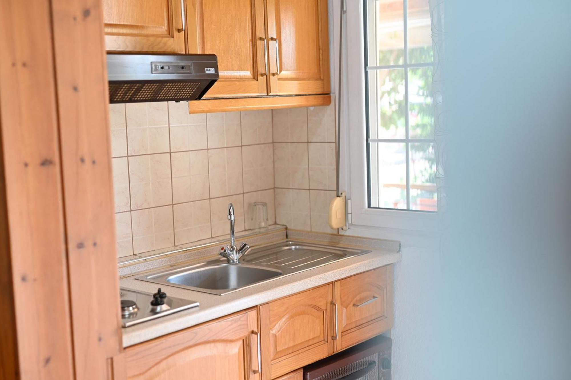 Guesthouse Agnandi Káto Loutrákion Екстериор снимка