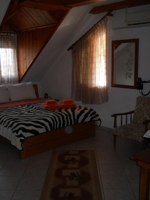 Guesthouse Agnandi Káto Loutrákion Стая снимка