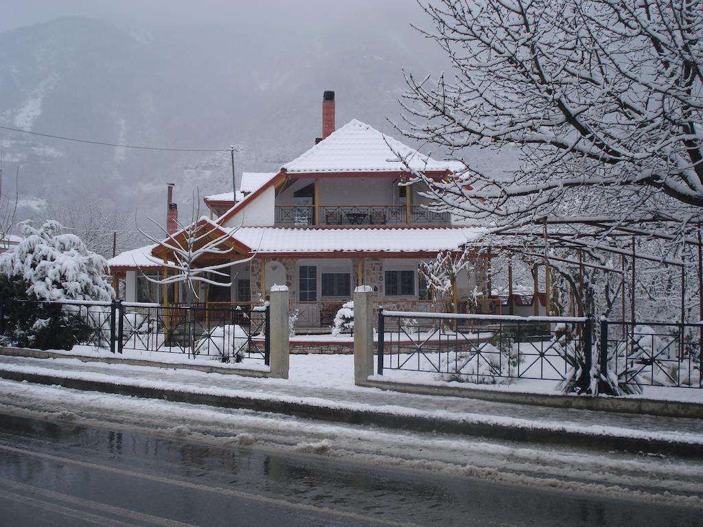 Guesthouse Agnandi Káto Loutrákion Екстериор снимка