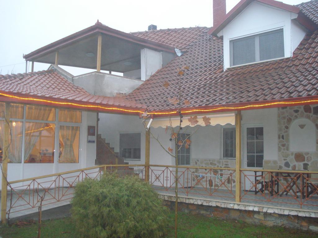 Guesthouse Agnandi Káto Loutrákion Екстериор снимка