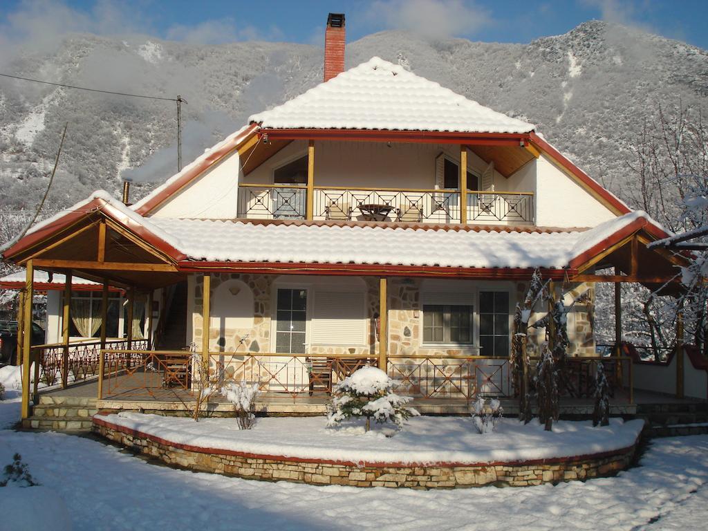 Guesthouse Agnandi Káto Loutrákion Екстериор снимка