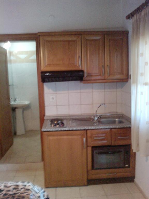 Guesthouse Agnandi Káto Loutrákion Стая снимка
