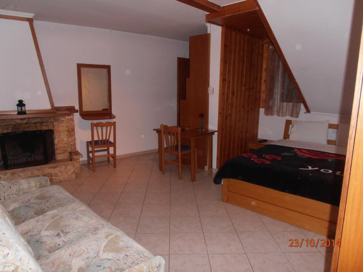 Guesthouse Agnandi Káto Loutrákion Екстериор снимка