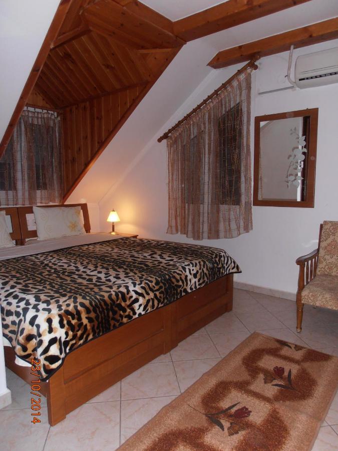Guesthouse Agnandi Káto Loutrákion Екстериор снимка